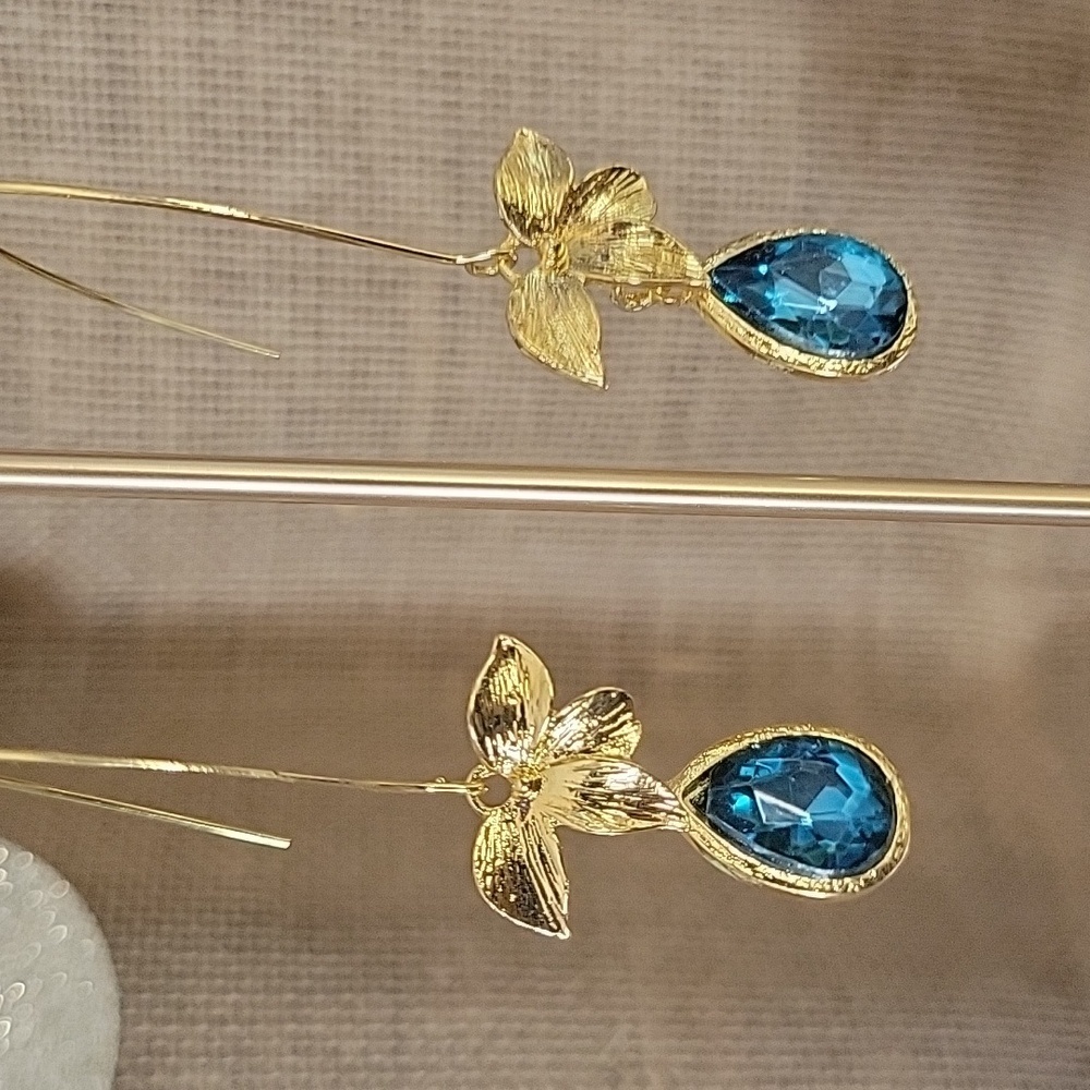 🔥LAST PAIR🔥 LILY TOPAZ LONG DROP EARRINGS